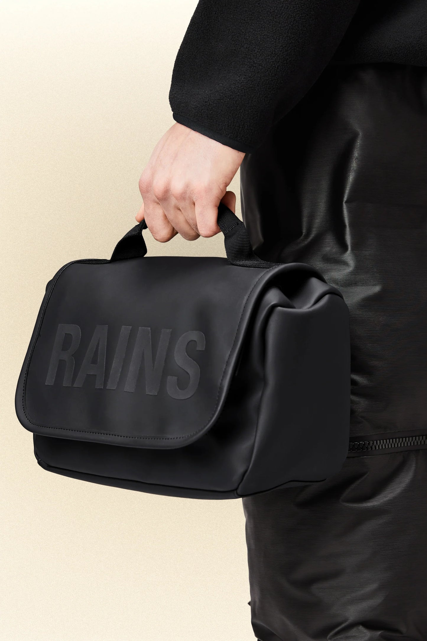RAINS AI23-24 Texel Wash Bag Black